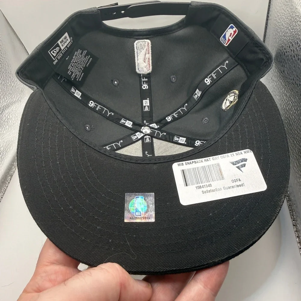 New Era 9FIFTY‎ Milwaukee Bucks 2021 NBA Champions Snapback Hat Grey Black Gold